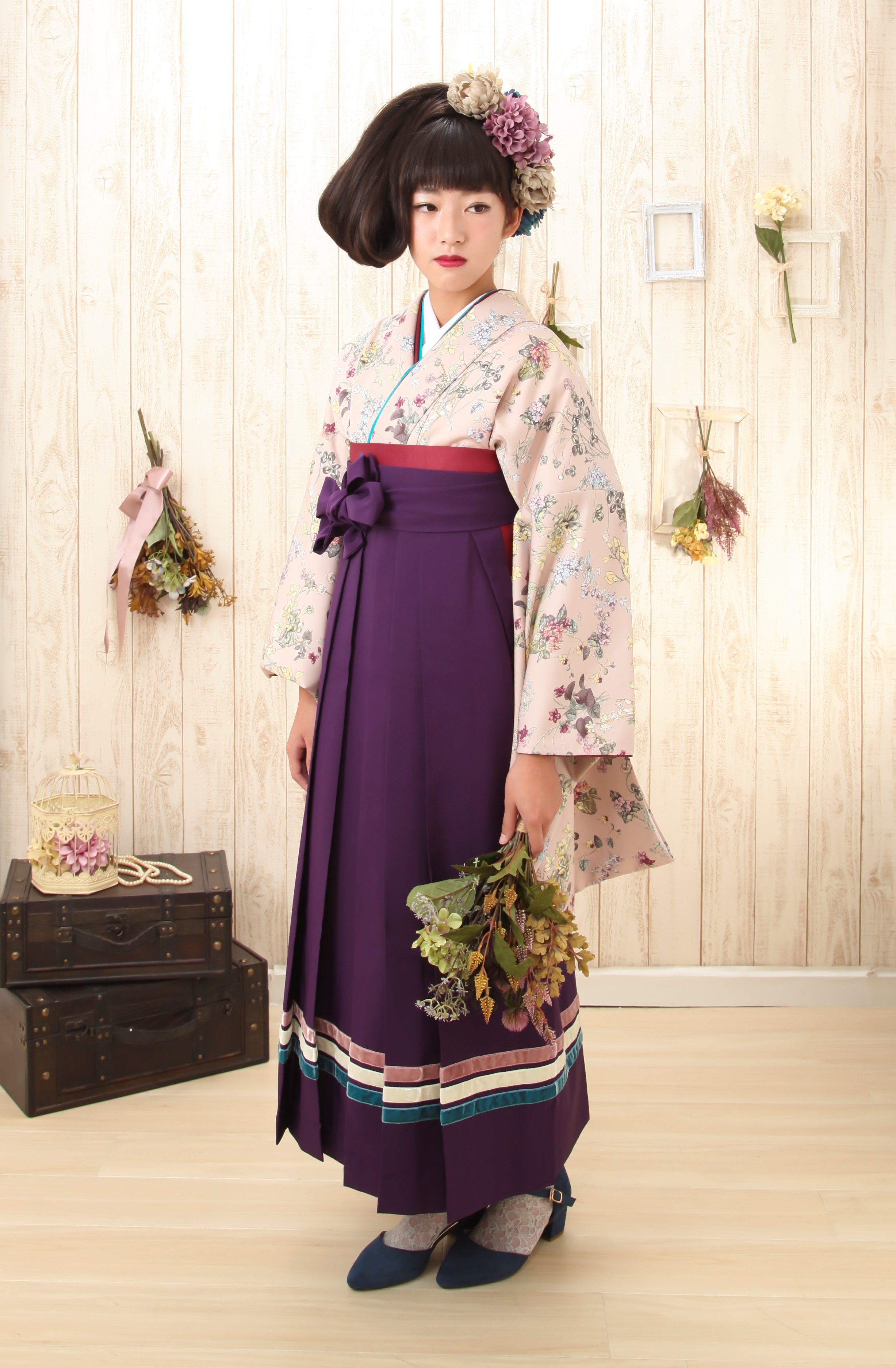 卒業袴 小花が可愛い アンティーク風のお着物 ブライダルおりづる 貸衣装 レンタル衣装